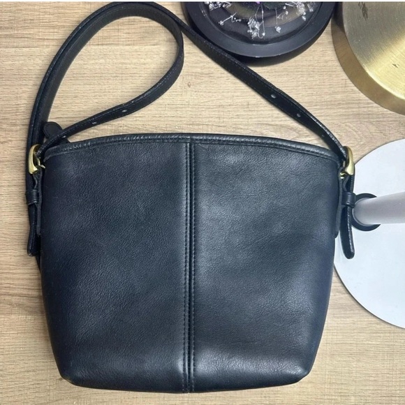 Coach Handbags - Vintage Coach Soho Mini Basket vintage 4107 Black Leather Crossbody